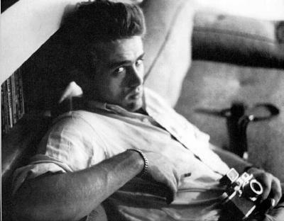 James Dean - mit Foto-Apparat