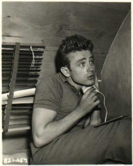James Dean - am Rasieren