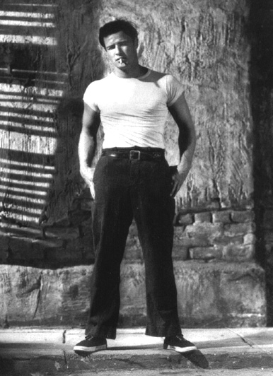Marlon Brando - mit Zigarette